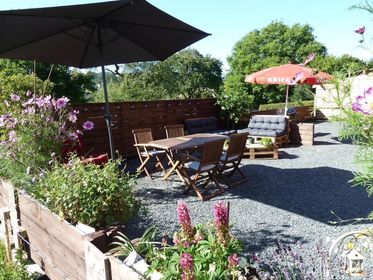 'Chez Lulu' - Gîte de charme en Ardennes avec grande terrasse fermée Nassogne Exterior foto