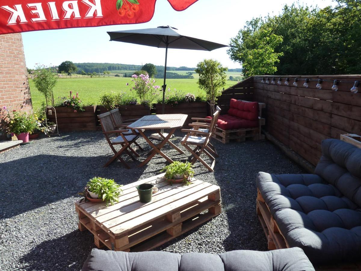 'Chez Lulu' - Gîte de charme en Ardennes avec grande terrasse fermée Nassogne Exterior foto