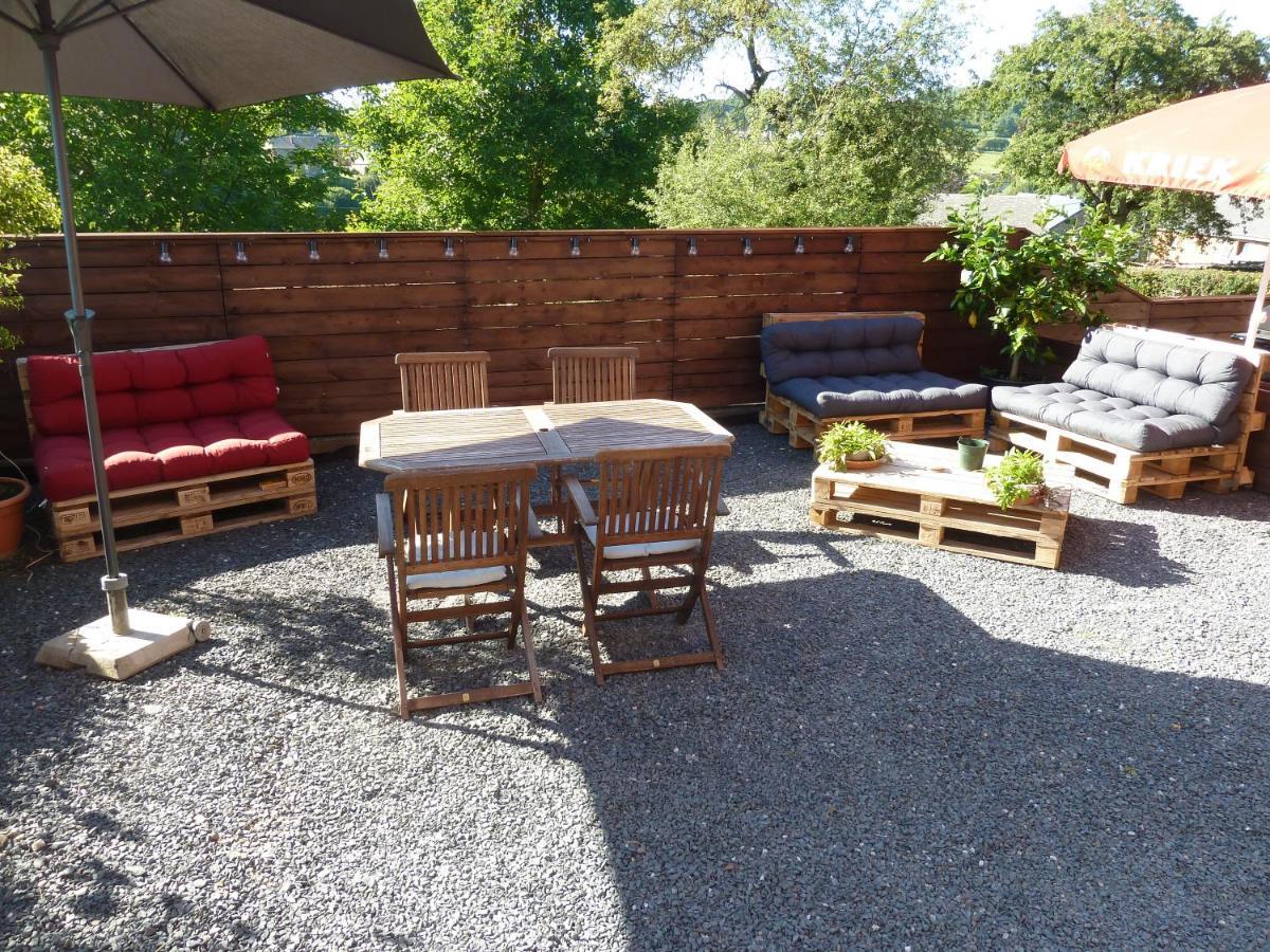 'Chez Lulu' - Gîte de charme en Ardennes avec grande terrasse fermée Nassogne Exterior foto