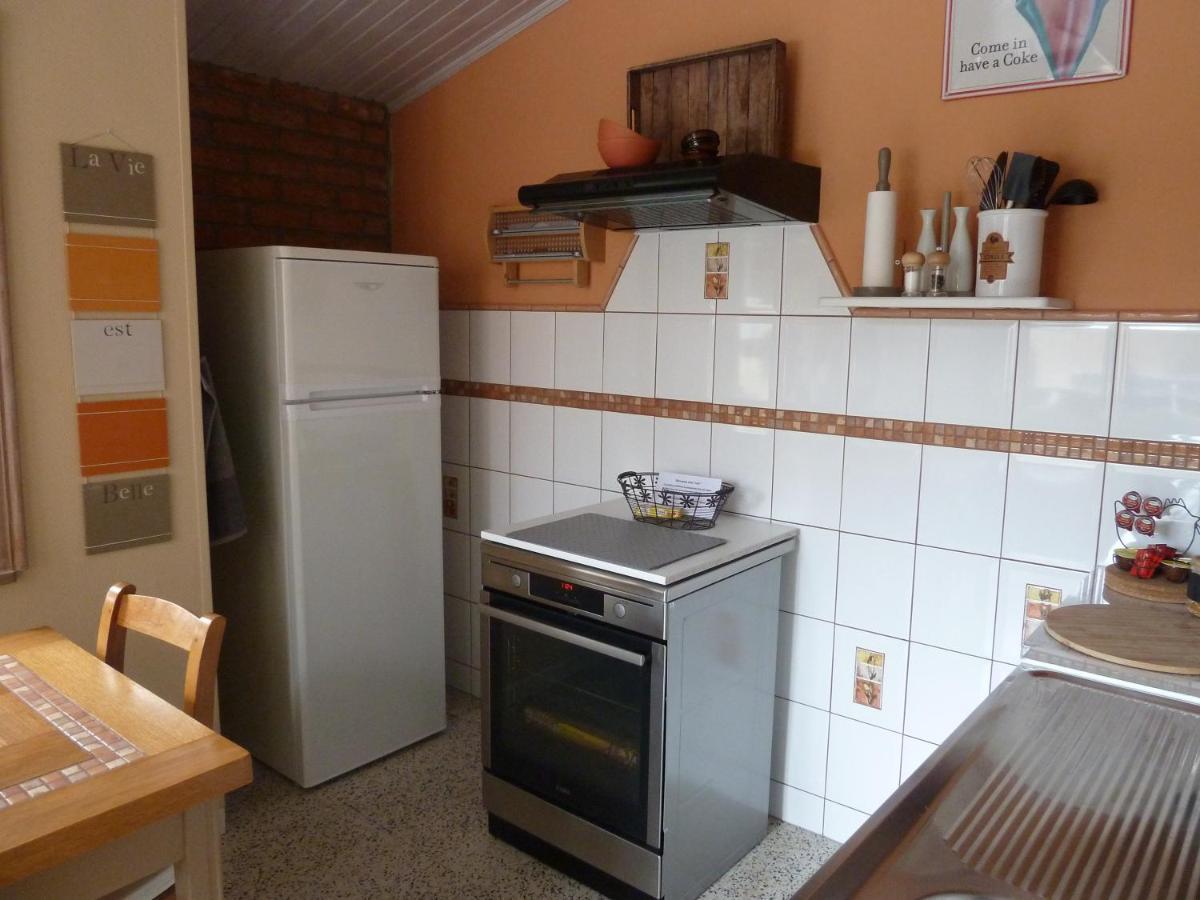 'Chez Lulu' - Gîte de charme en Ardennes avec grande terrasse fermée Nassogne Exterior foto
