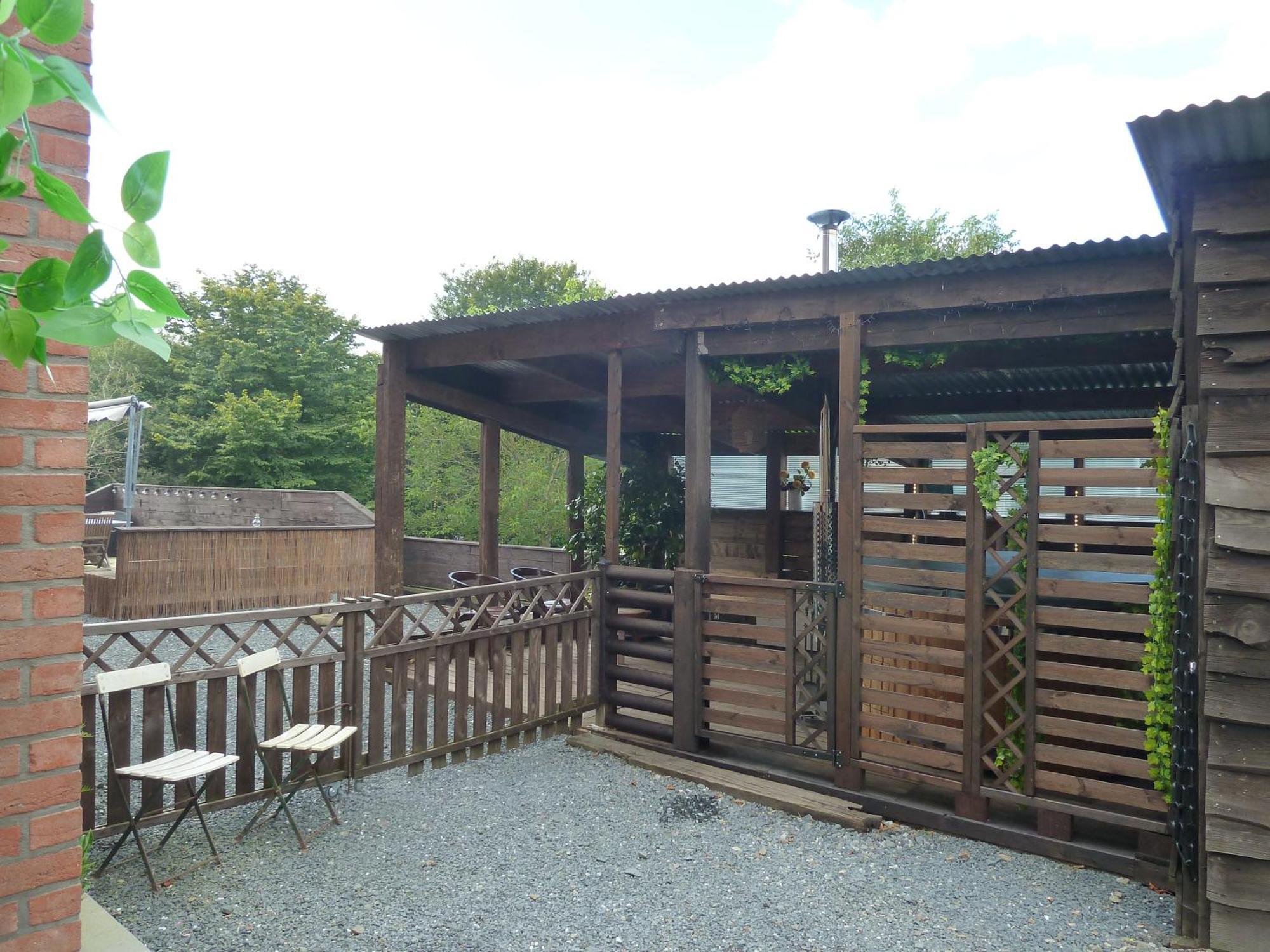 'Chez Lulu' - Gîte de charme en Ardennes avec grande terrasse fermée Nassogne Exterior foto